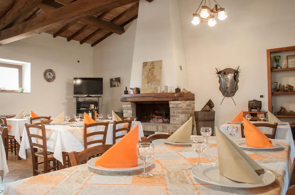Agriturismo Casella Del Piano Γκούμπιο Εξωτερικό φωτογραφία